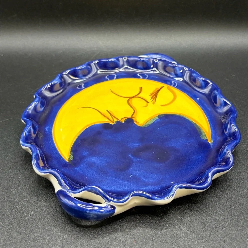 Vietri Hand Painted Italian Pottery Celestial Resting Moon Scalloped Edge Plate